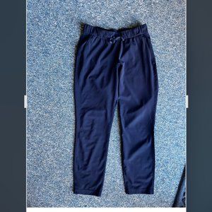 Lululemon Women On The Fly Jogger Size 6